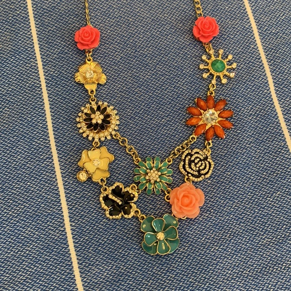 Amrita Singh colorful necklace - Picture 1 of 4